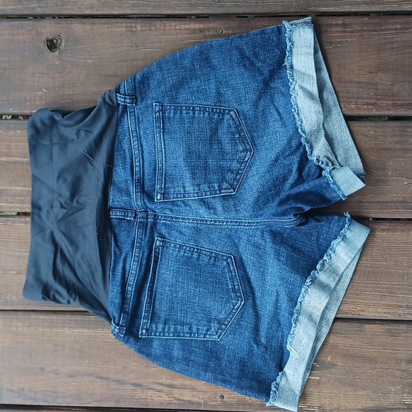 Jean Short Maternity - Picture 2 of 3